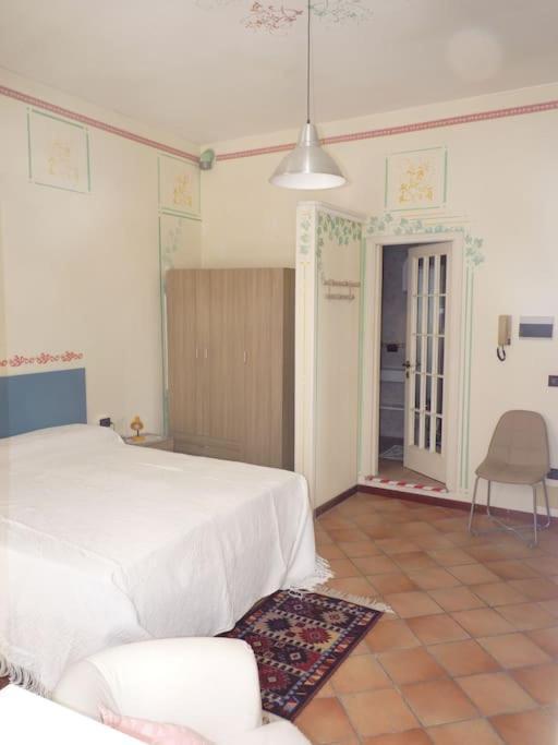 Appartamento Palazzo Del Provveditore Vista Lago Дезенцано-дель-Гарда Экстерьер фото