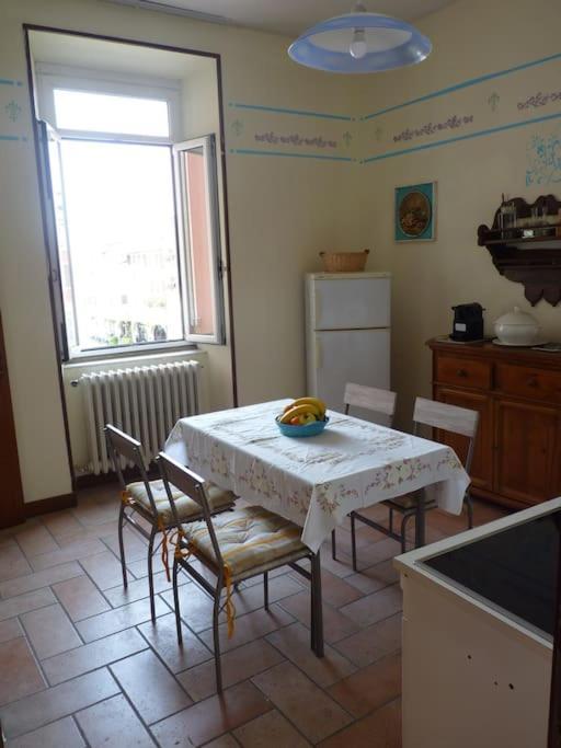Appartamento Palazzo Del Provveditore Vista Lago Дезенцано-дель-Гарда Экстерьер фото